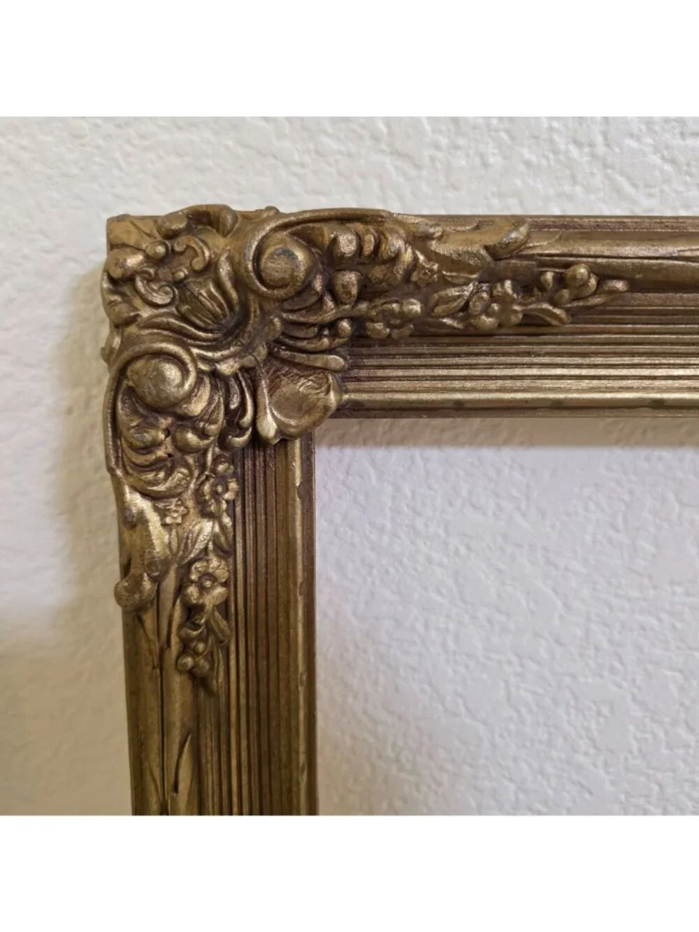 Antique Gold Gilded Ornate Wooden Picture Frame 17-3/8